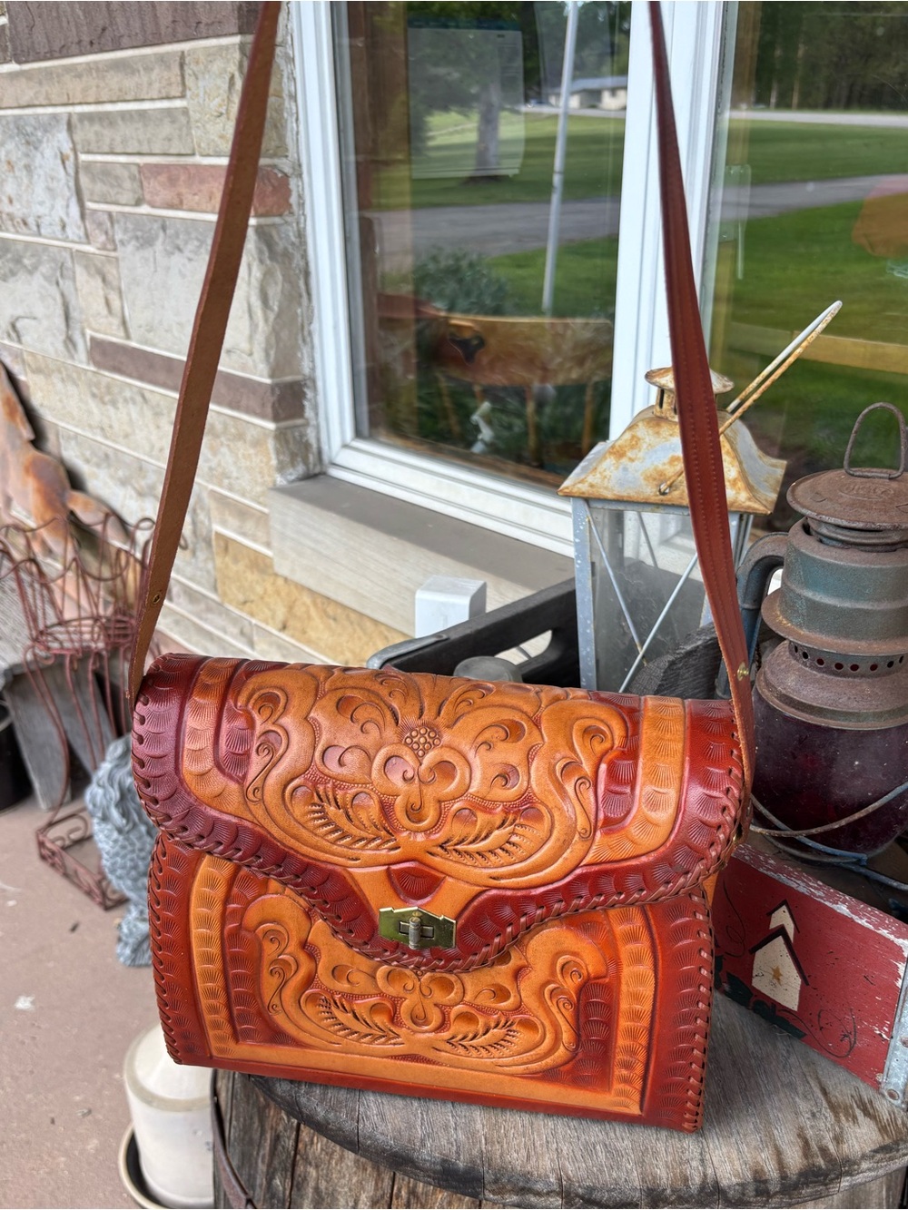 Vintage Hand-Tooled Leather Shoulder Bag in Two-Tone‎ Brown